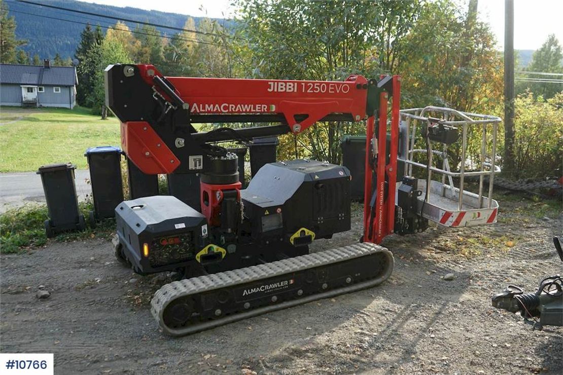 New AlmaCrawler Jibbi 1250 Evo Access Platform full