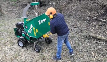 New GL D SRL TITAN Hydrostatic Wheeled Bio Chipper with 22hp Honda Engine Wood Chipper full