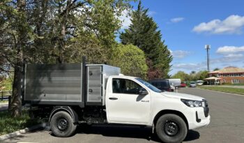 New Toyota Hilux single cab Tipper Truck 25370 full