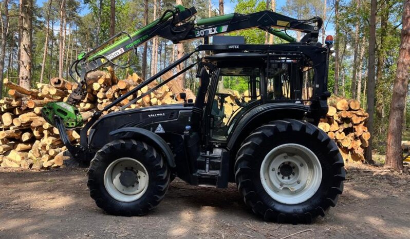 Used Valtra T183 Versu with Crane Tractor 175 – 299HP 41655 full