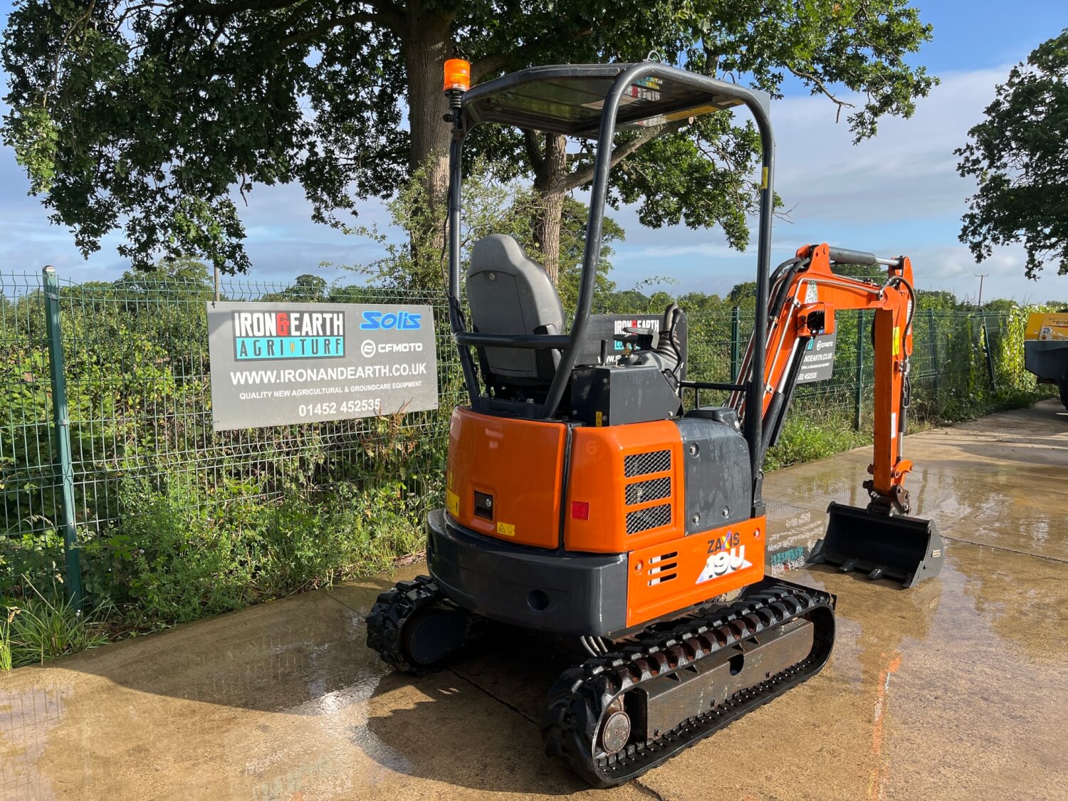最前線の Used Hitachi ZX19U-6 Excavator (Mini) 1T - 3T 和楽器