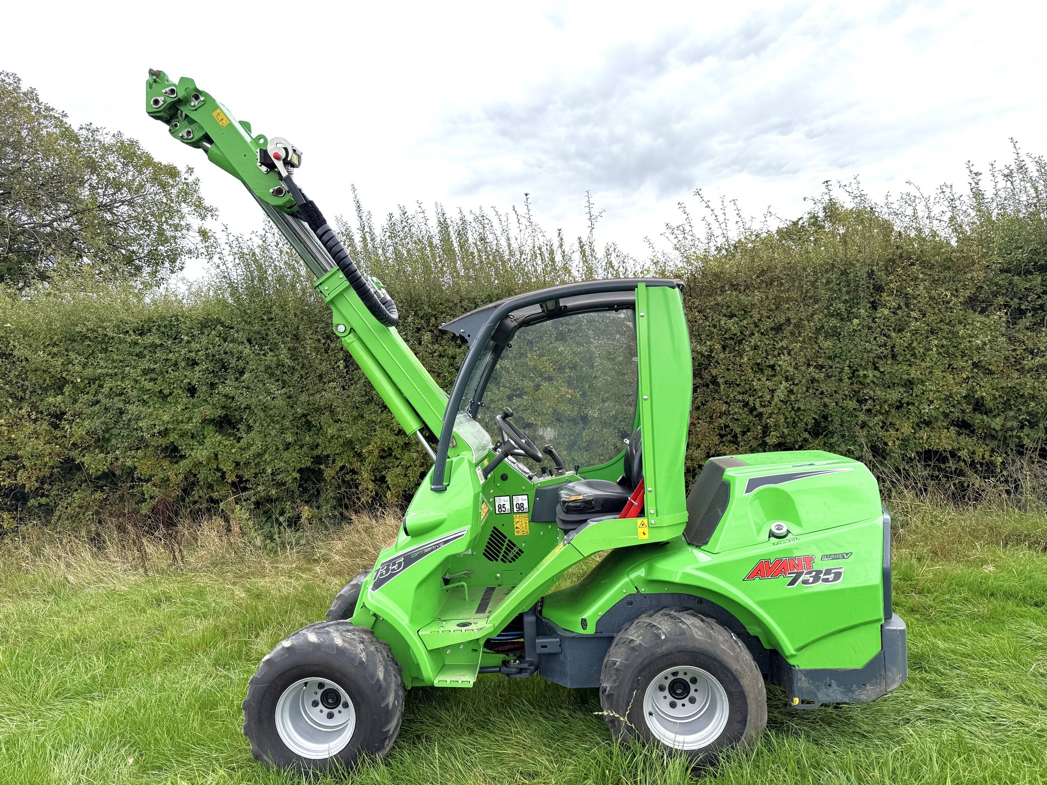 Used Avant 735 Wheeled Loader 45291