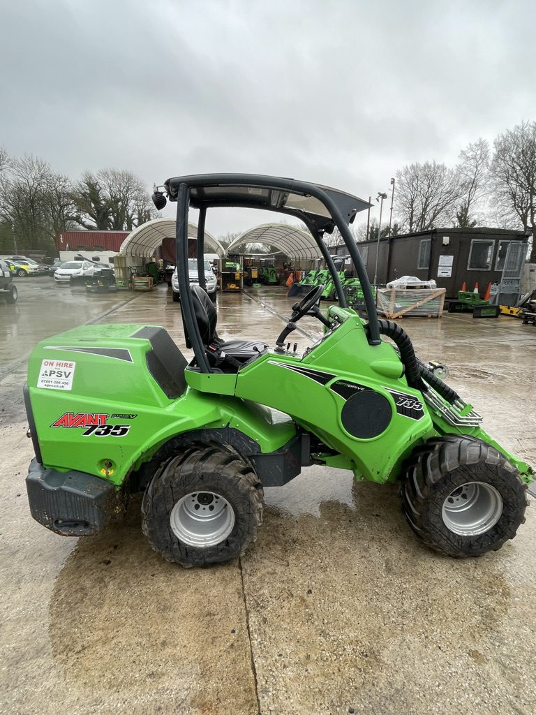 New Avant 735 Loader 44374