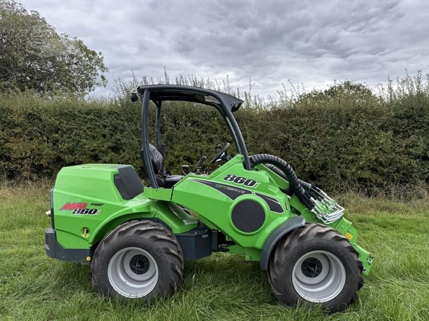 Used Avant 860i Loader 45421