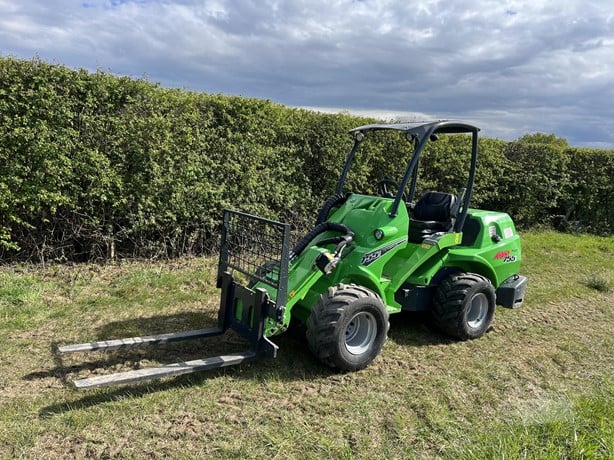 Used Avant 755i Loader 45596