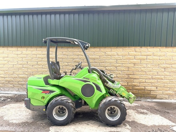 Used Avant 635i Loader 45575