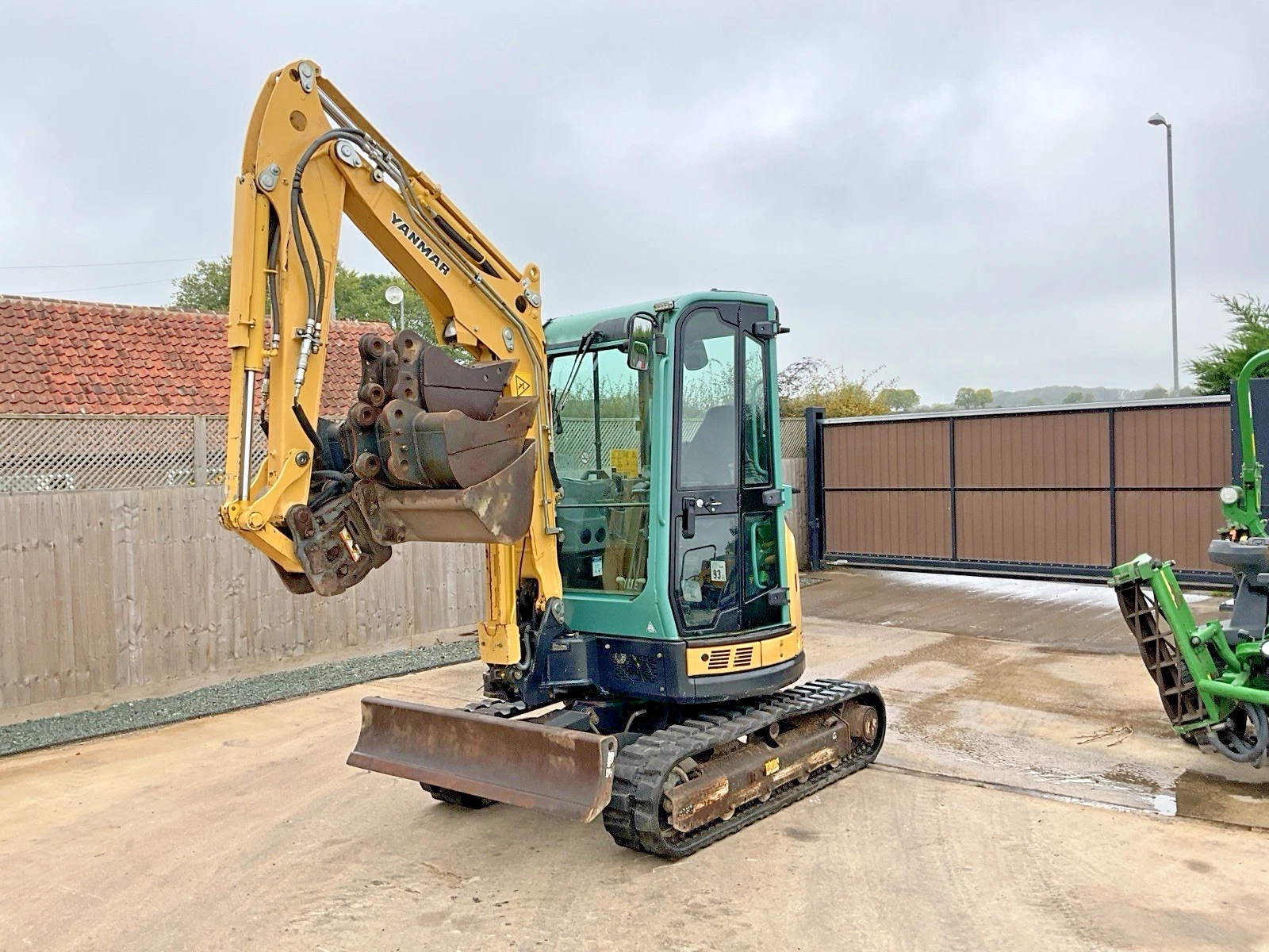 2016-YANMAR-UNIVERSAL-VIO33-0-Copy