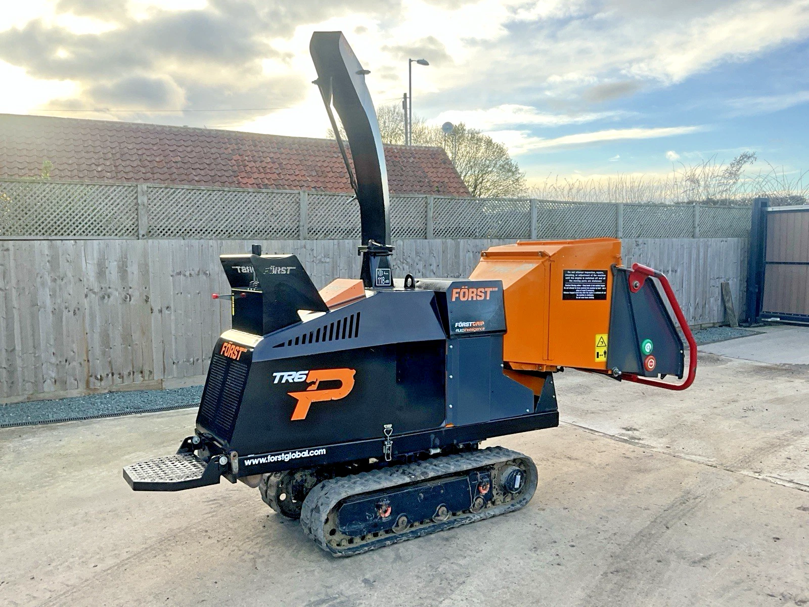 Used Först TR6P37 Tracked Wood Chipper 48175