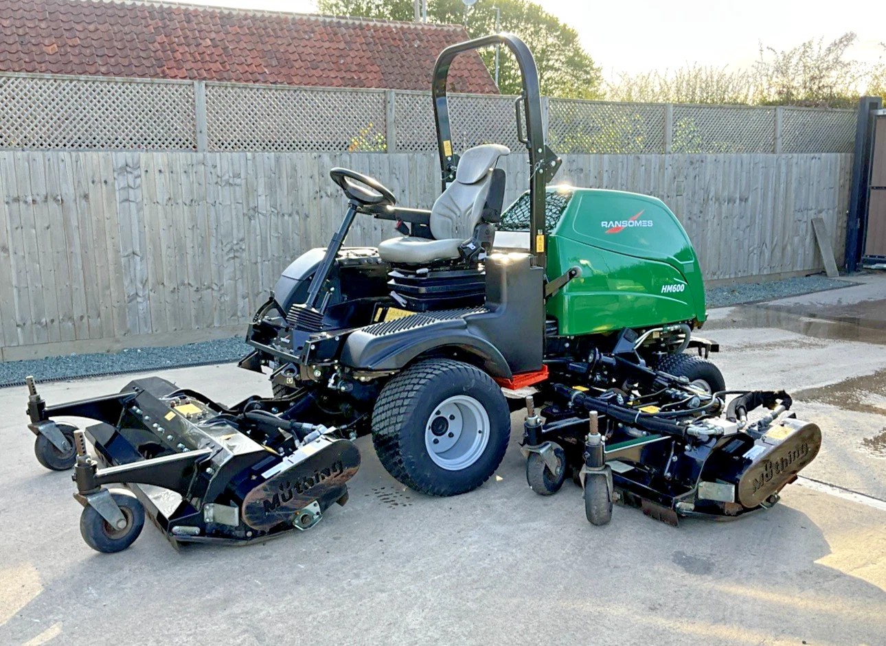 2019-RANSOMES-HM600-0