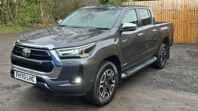 Used Toyota Hilux Invincible Auto 4×4 Pickup Truck 47634