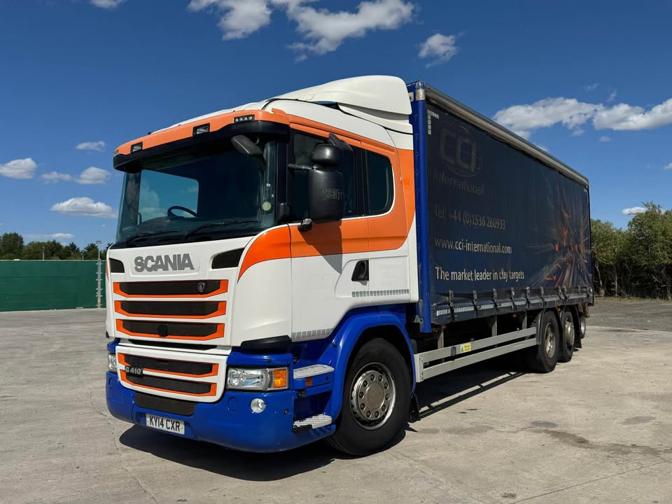 Used Scania G410 Curtainside Lorry with Forklift 48343