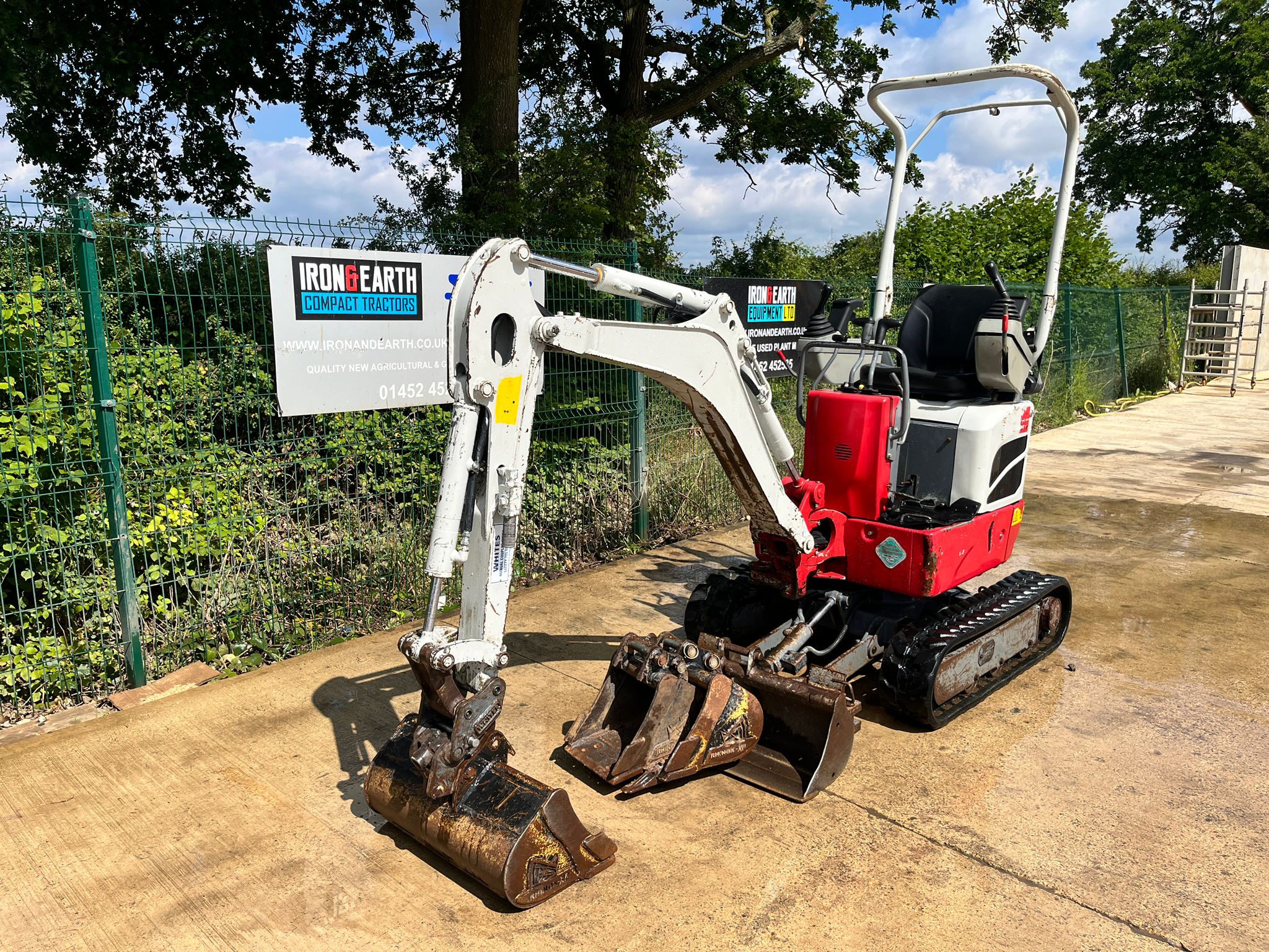 Used Takeuchi TB210 Excavator (Micro) up-to 1T 48576