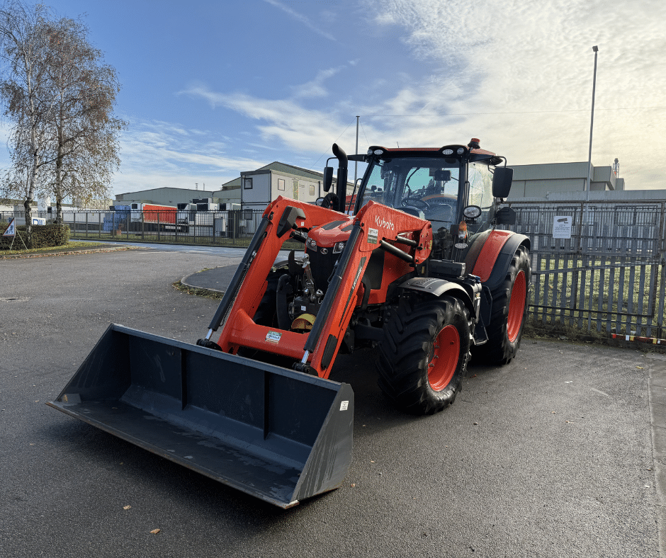 Ex Demo Kubota M6-142 Tractor 100 – 174HP with Front Loader and Bucket 49594