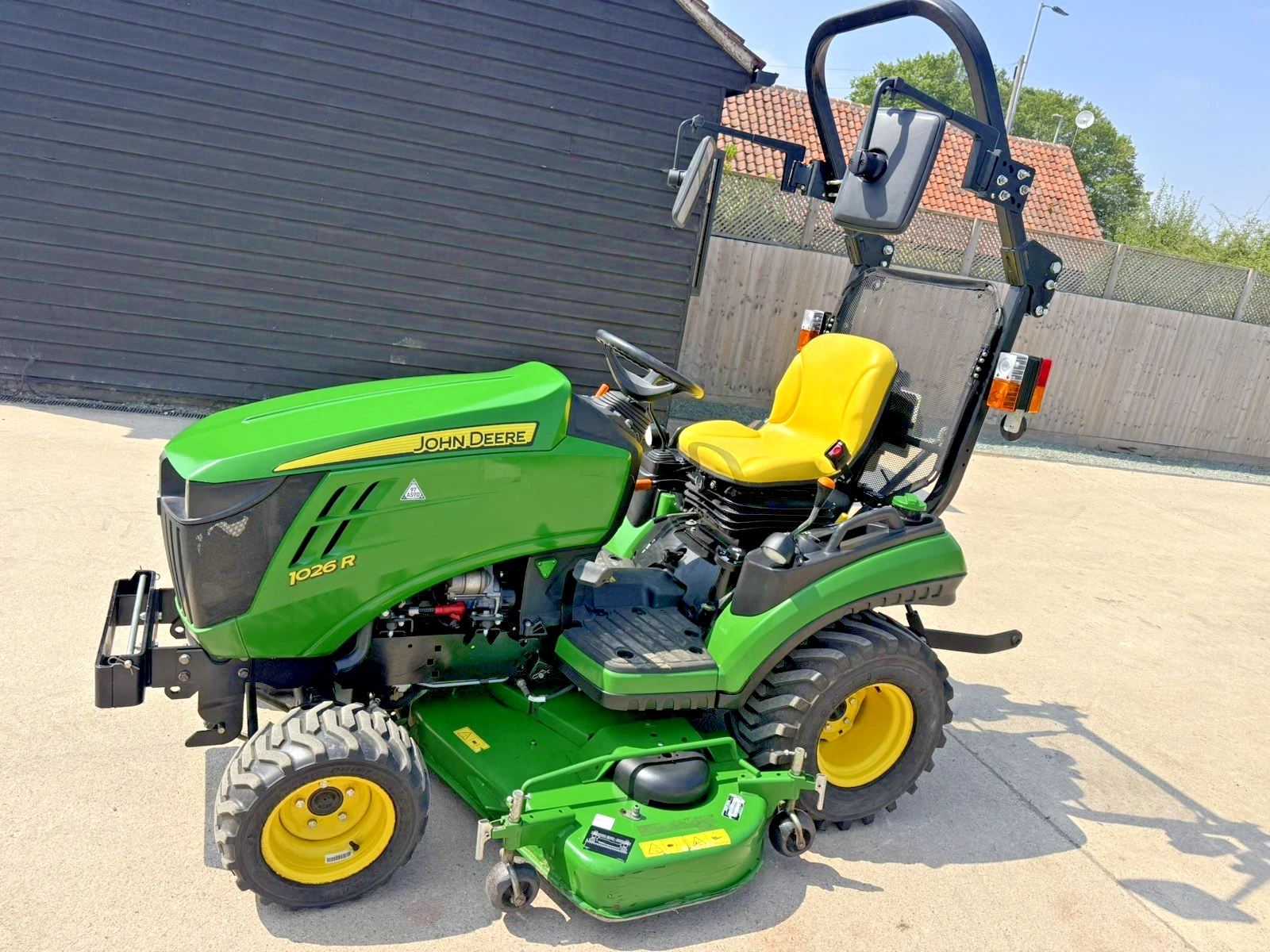 2019-JOHN-DEERE-1026R-0